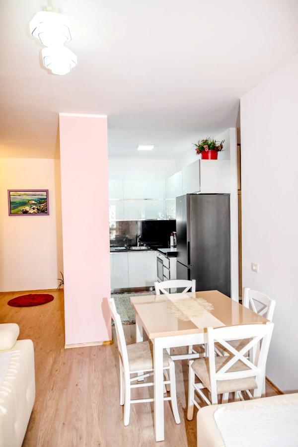 Happy Stories' Apartment In City Centre Shkodër Exterior foto
