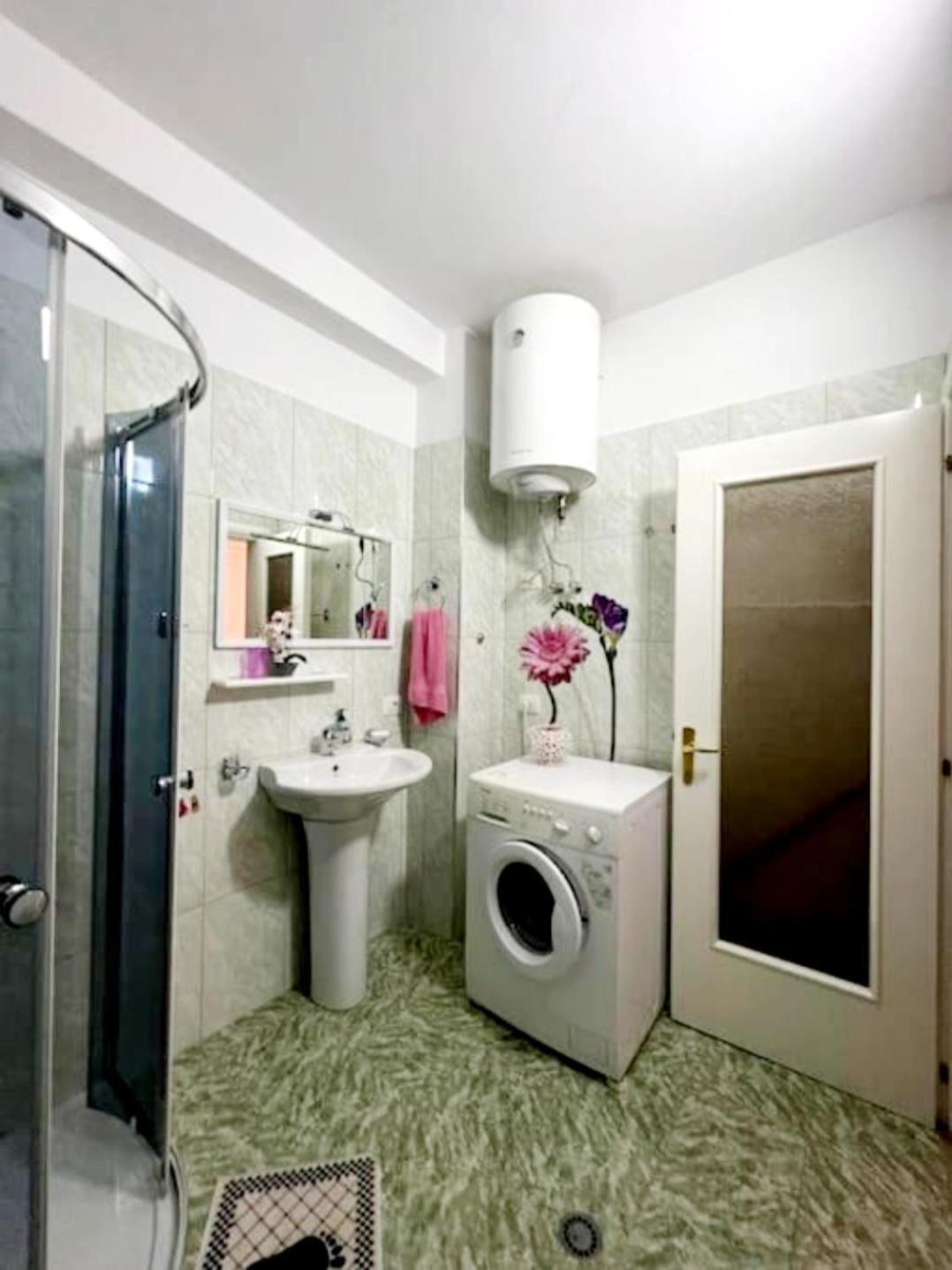 Happy Stories' Apartment In City Centre Shkodër Exterior foto